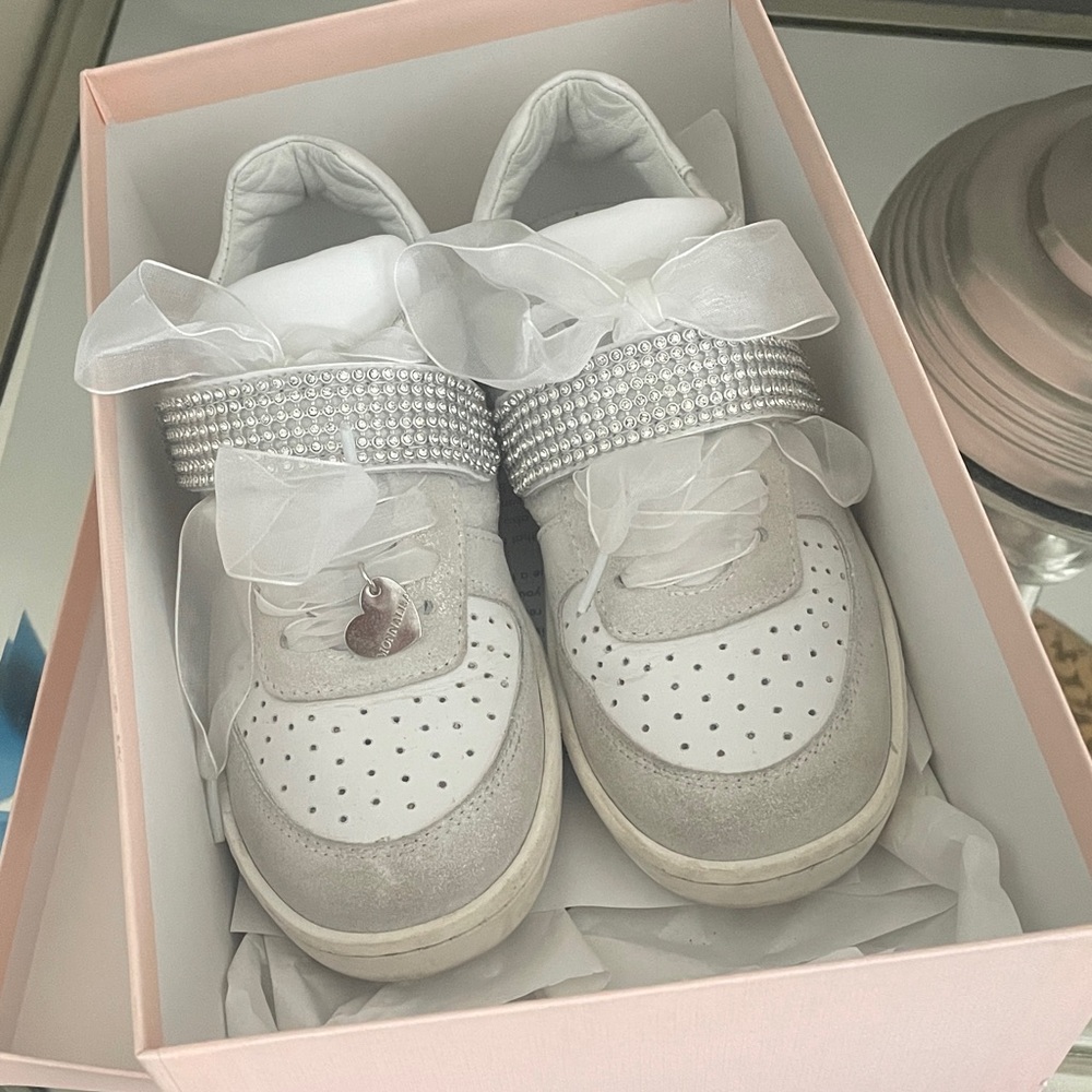 EUC Girl size EU33 White and Gray suede Sneakers with Rhinestone Accents